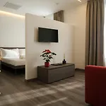 Emerald 4*