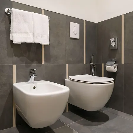 Aparthotel Emerald 4*